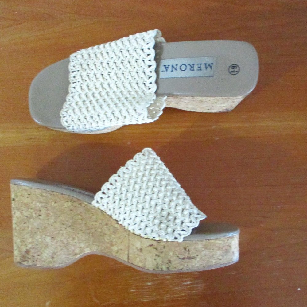 White top Cork Wedges Merona 6.5